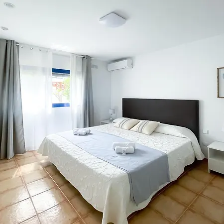 וילה Emilia By Holidays Fuerteventura קורלחו